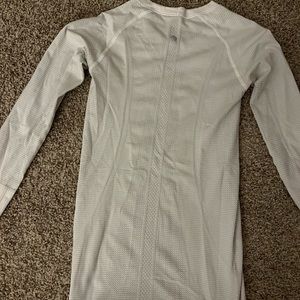 White long sleeve swiftly tech! Size 4